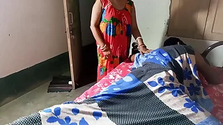 पत्नी के ऑफिस जाने के बाद पति ने नौकरानी को जबरदस्त  चोदा &excl; साफ हिन्दी आवाज में